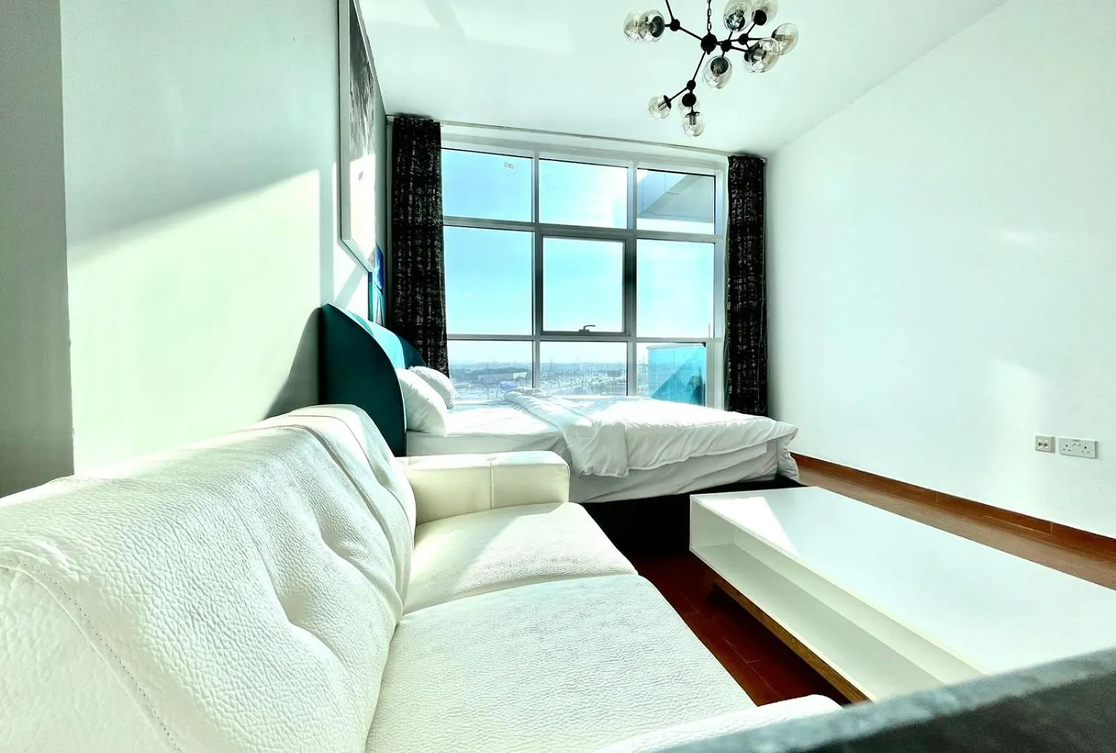 Studio Apartment In Jumeriah Village Triangle District 2 Ντουμπάι